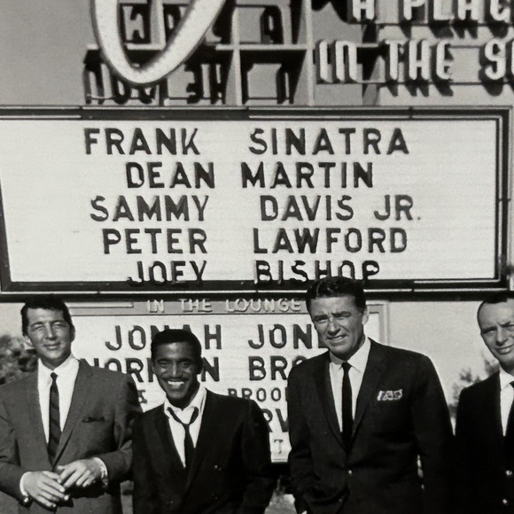 Highly Collectable Vintage Rat Pack Photograph - 8x10 - Picture 3 of 6